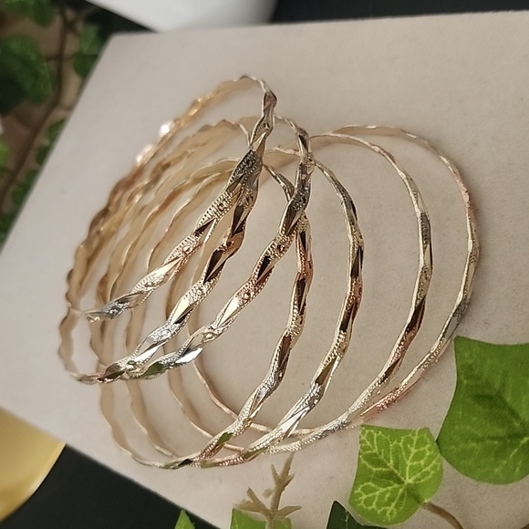 Set of Seven Tricolor Gold Filled Bangle Wave Design Bracelet - Picture 1 of 7